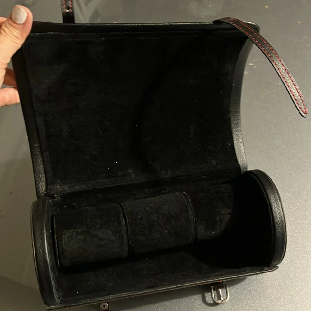 N/A watch holder
